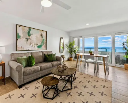 Marie's Oceanfront Condo-1bdrm-3 Pools サウスサイドのホテル