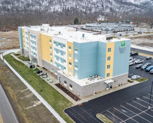 Holiday Inn Express & Suites MOUNDSVILLE by IHG Hotels in Moundsville