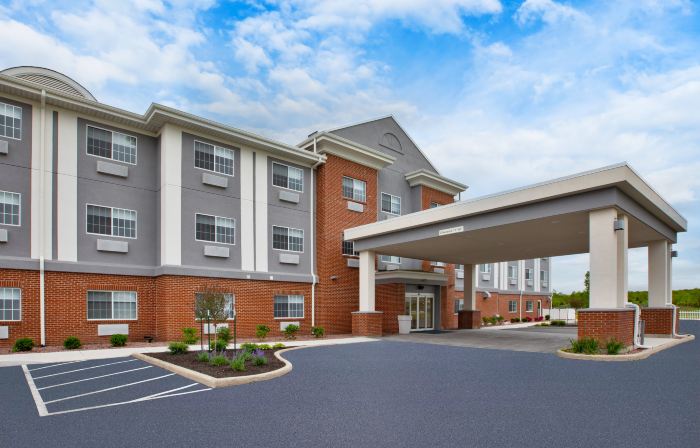 Holiday Inn Express & Suites DEFIANCE by IHG