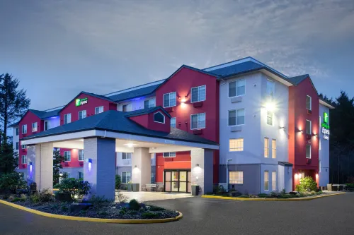 Holiday Inn Express & Suites LINCOLN CITY by IHG - spa