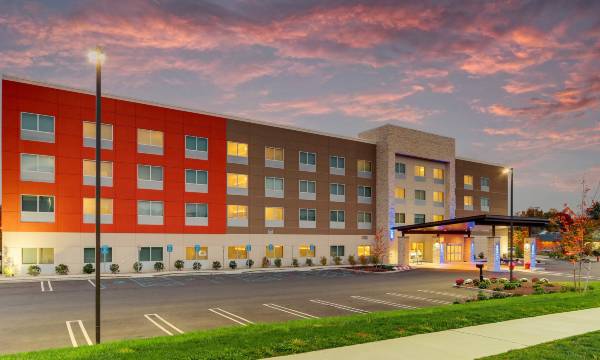 Holiday Inn Express & Suites Middletown - Goshen by IHG