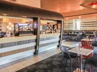 Novotel Vines Resort Swan Valley - bar