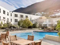 Mercure Queenstown Resort - Pools