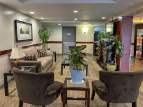 Quality Inn & Suites Everett Hotels in Everett