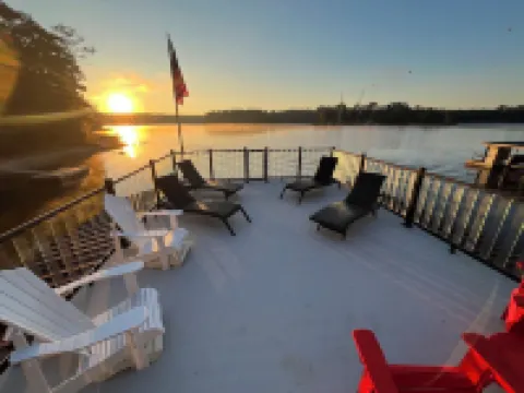 Quiet Secluded Lakeside Home on Fishing Creek of Clarks Hill Lake.