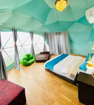 HR 26 Hotels & Resorts