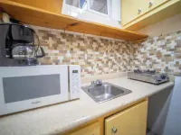 Fully Equipped 1Br Studio >dt>2Mins to the Beach - Airport Shuttle