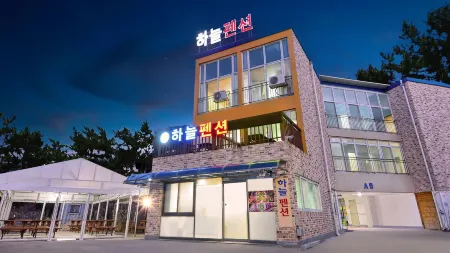 Samcheok Sky Pension Отели рядом с достопримечательностью «Jangho Port»