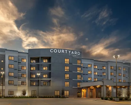 Courtyard by Marriott Sherman Hotels in Grayson County