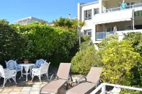 The Grosvenor Guest House & Self Catering Hotels near Simon's Town Museum