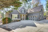 Home on Lake Lanier w/ Dock & Water Views - con encanto
