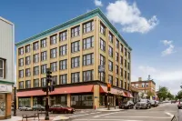 New Bedford Harbor Hotel - bar
