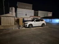 THE SKY - 駐車場