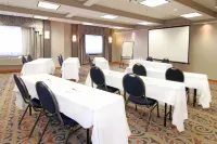 Holiday Inn Express & Suites Calgary South-Macleod Trail S