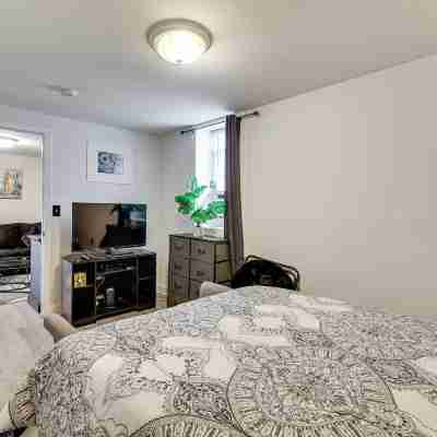 < 2 Mi to Umass Health & Dtwn: Traveling Pros Hub Rooms