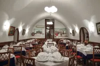 Al Pescatore Hotel & Restaurant