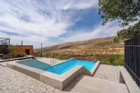 Aprie Boutique Hotel - Pools