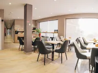 Hotel Golden Madrid Hotels near Latina