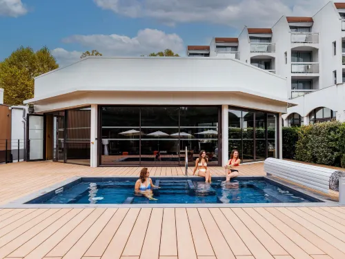 Mercure Aix-Les-Bains Domaine de Marlioz - Hôtel & Spa - parking