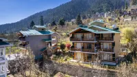 Snow Peak Retreat & Cottage Hotels in Manali