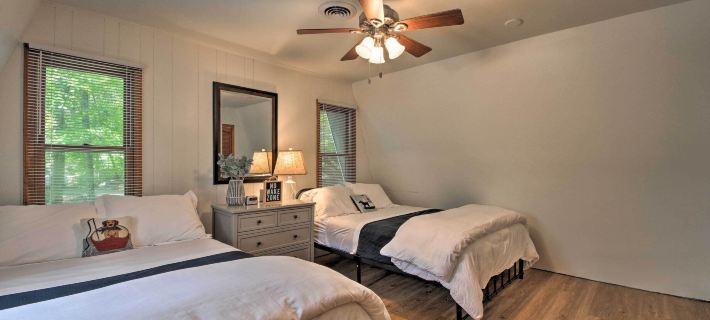 Lake Hartwell Home w/ Dock < 10 Miles to Clemson! Hoteles en Condado de Oconee