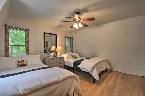 Lake Hartwell Home w/ Dock < 10 Miles to Clemson! - balcony