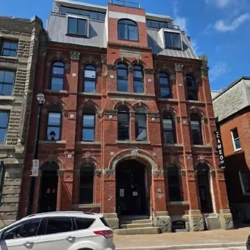 Cameo Hotel and Suites