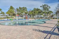 Below Deck Beach House Walk to the Ocean! - Pools