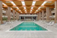 Clarion Hotel & Conference Center Lansing West - piscina