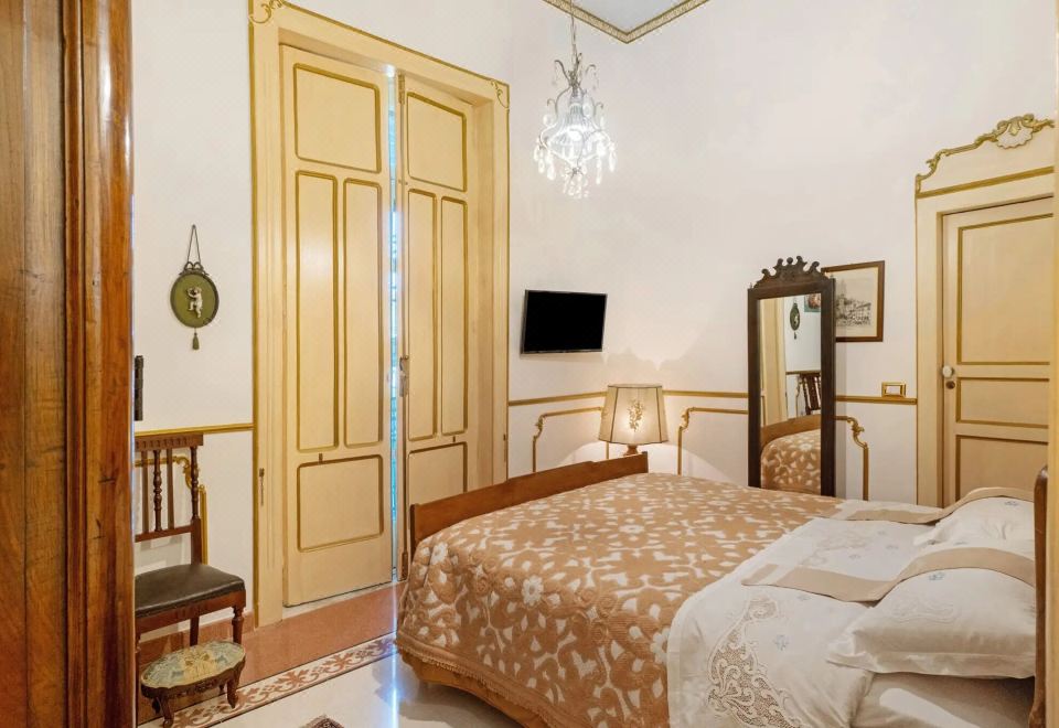 B&B Salerno Royal Suite near Salerno Central Station