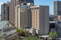 DoubleTree by Hilton New Orleans Hotel a 