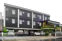 RedDoorz Near Botani Square Mall - Pensionaatit