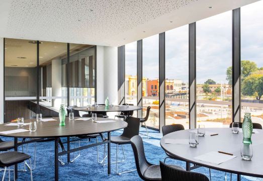 2. 노보텔 데번포트..