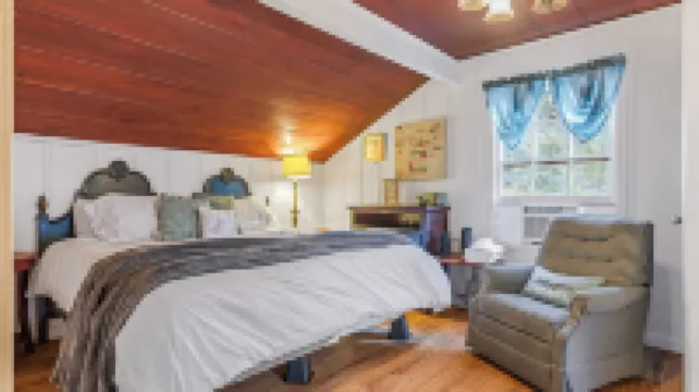 Minutes to Lake Arrowhead Village Cozy & Secluded Cedar Cove by Avantstay