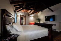 Locanda Sibilla Luxury Suites - balcony
