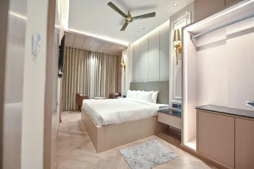Hotel the Royal Placid - 2-Star