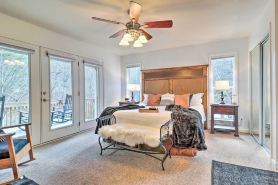 Idyllic Creekside Bryson City Gem w/ Fire Pit!