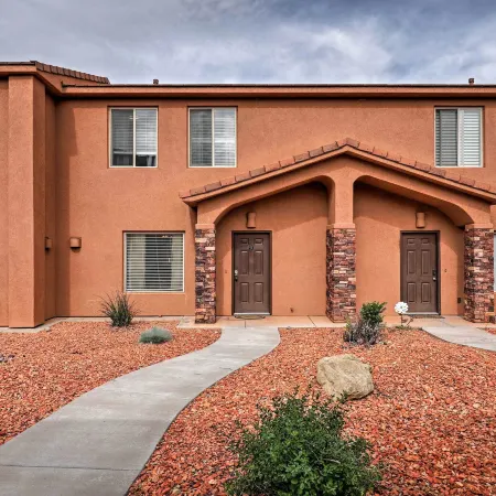 Kanab Condo w/ Pool & Patio, 30 Mi to Zion NP