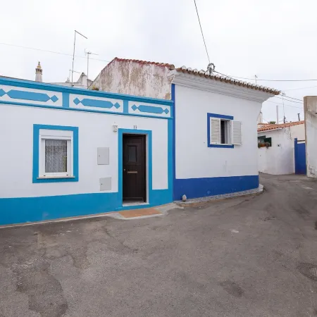 A28 - Castela Street Townhouse in Espiche