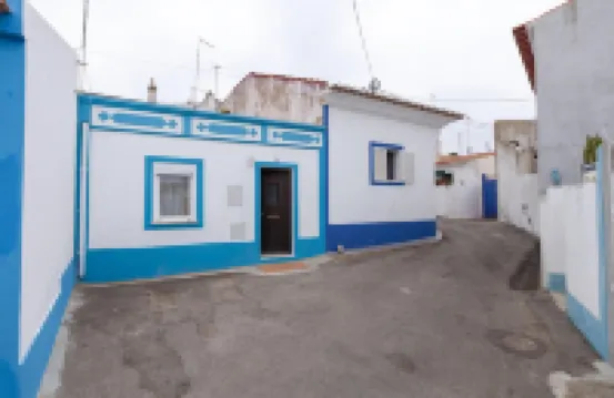 A28 - Castela Street Townhouse in Espiche