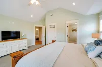 Kill Devil Hills Retreat w/ Gas Grill & Deck! - Homestays