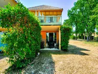 Apartment in Monflanquin by Scenic Lake モンフランカンのホテル