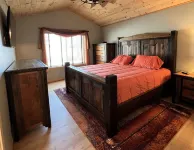 Fox's Den Fence Lake Home - Private with Lake View - Boutique