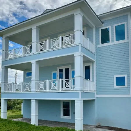 Brand new Oceanfront Home With Private hot Tub,outdoor Shower and Grill