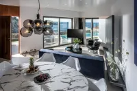 Made by the Sea Villas 8 Bdrm - Homestays