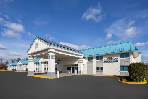 Baymont by Wyndham Westampton - Parking