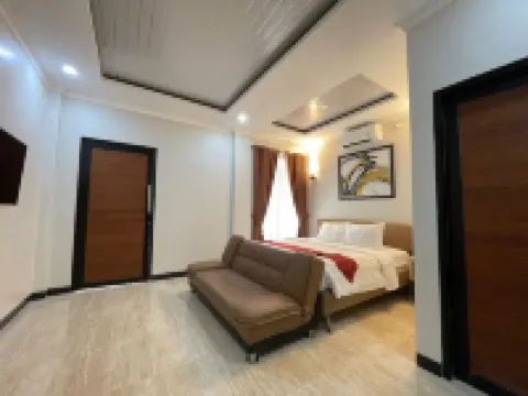 Hotel Lasnur Palace