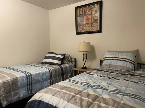 Vacation Condo #5 2BR with full kitchen, walk to river and shops, pets welcome