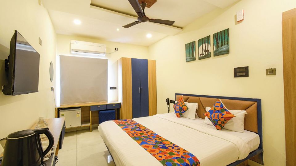 FabHotel Lake View Castle - Bhadrakali Temple, Shyampet
