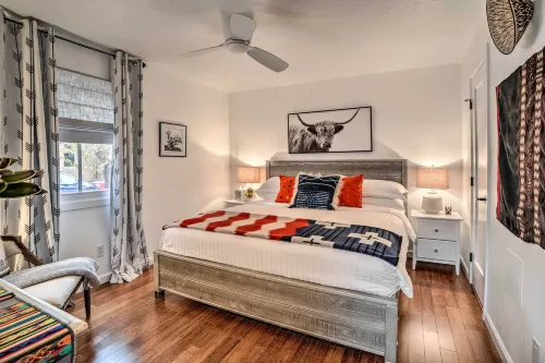 Modern Condo w/ Santa Fe Charm 1 Mi to Plaza - Condos
